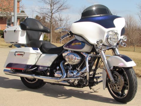 2010 Harley-Davidson Street Glide FLHX   - ONLY 1 Owner - $7,500 in Customizing