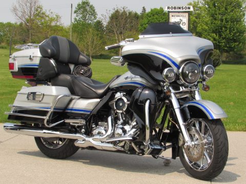 2009 Harley-Davidson CVO ULTRA FLHTCUSE   - Loaded, Bluetooth - Screamin' Eagle 110 Motor